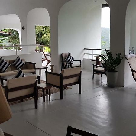 Regent Lodge Hotel & Villa كاندي المظهر الخارجي الصورة