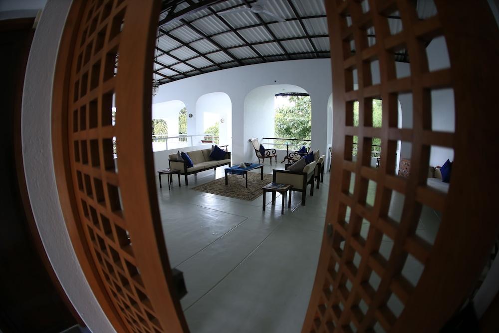 Regent Lodge Hotel & Villa كاندي المظهر الخارجي الصورة