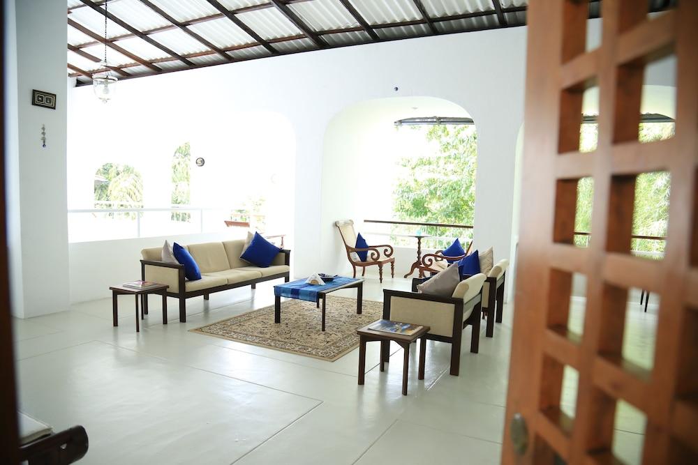 Regent Lodge Hotel & Villa كاندي المظهر الخارجي الصورة