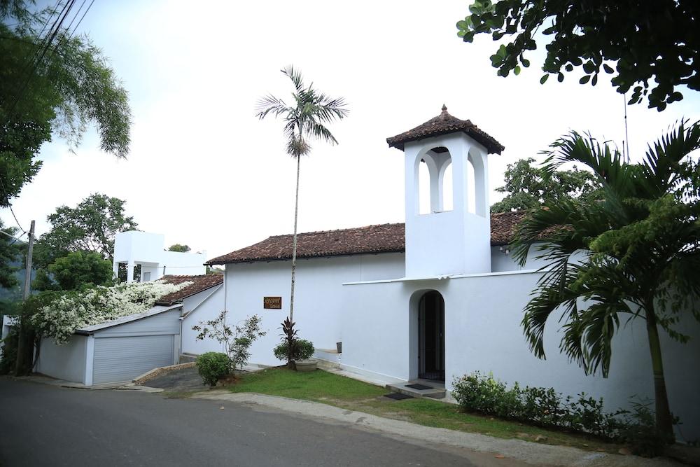 Regent Lodge Hotel & Villa كاندي المظهر الخارجي الصورة