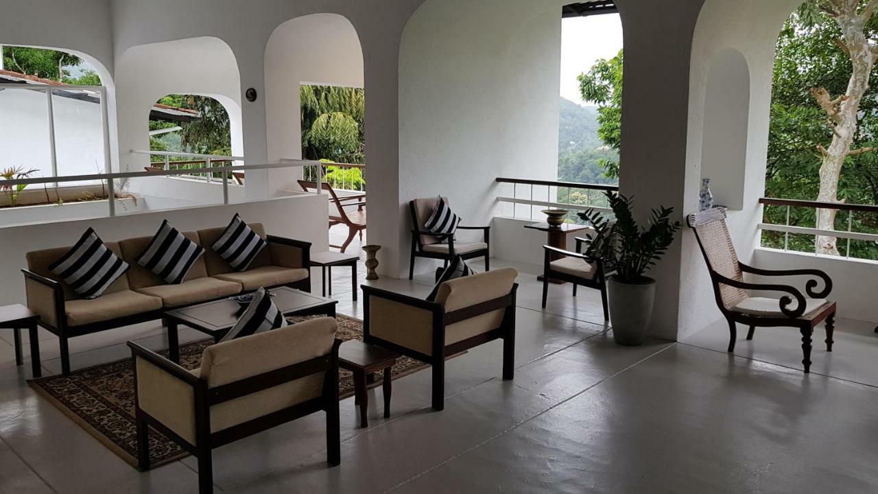 Regent Lodge Hotel & Villa كاندي المظهر الخارجي الصورة